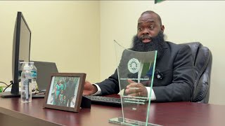 Jacksonville pastor wins Community Leadership Award from FBI for work fighting violent crime