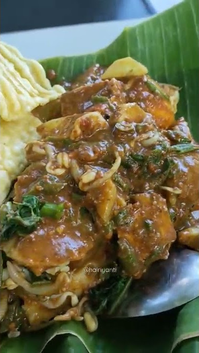 Makan Gado-gado di Lapangan Merdeka Balikpapan | Satu porsi 15 ribu.