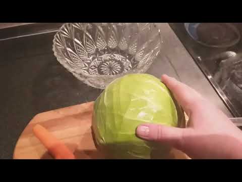 Šviežių kopūstų salotos😋👍Салатик со свежей капустой
