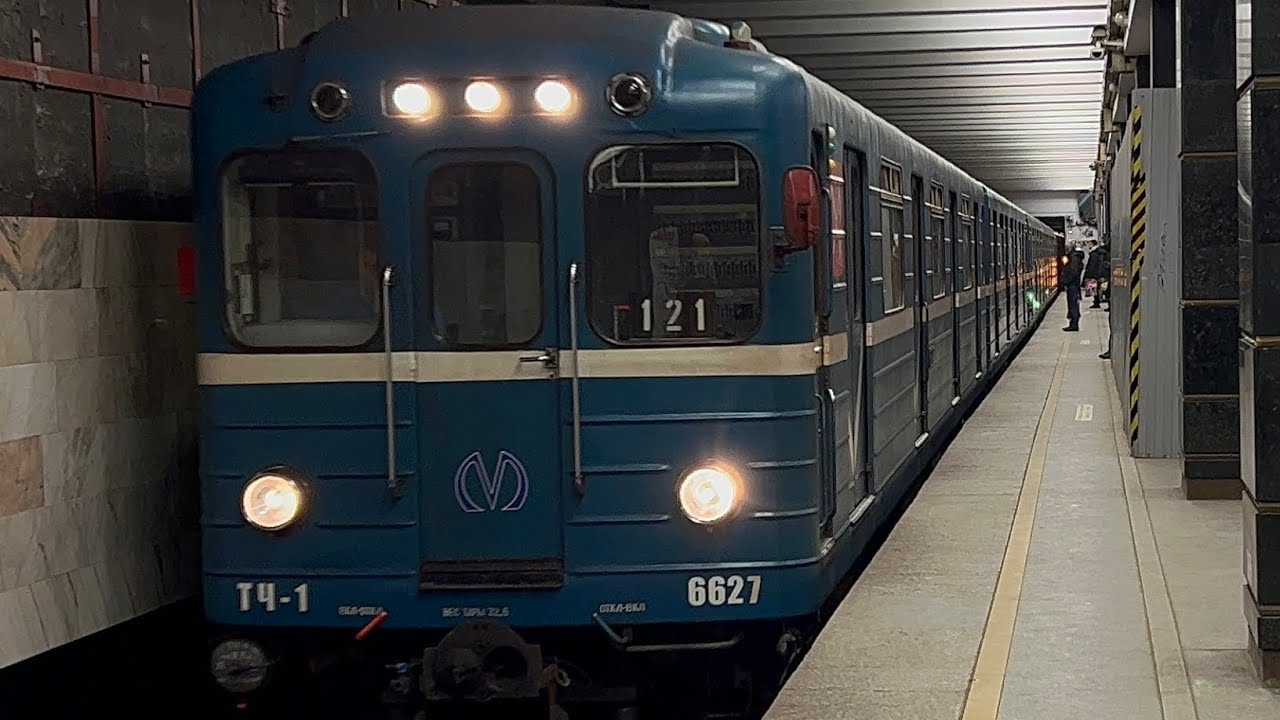 Поездка по Кировско-Выборгской  линии от  Проспект ветеранов до Чернышевская на  ЕмА501/Ем502