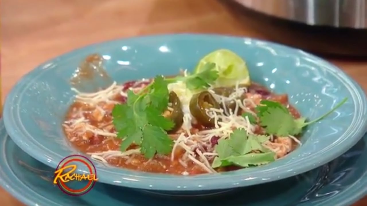 Slow Cooker Chili Has Never Been This Easy (Shortcut Alert!) | Rachael Ray Show