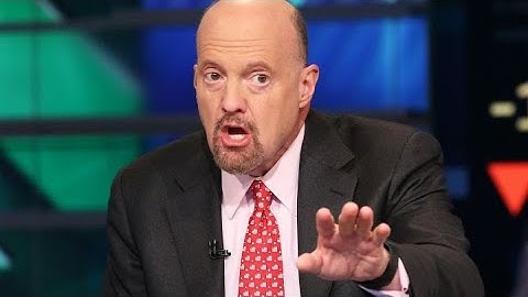 Jim Cramer: Not smart to attack Amazon because consumers love it