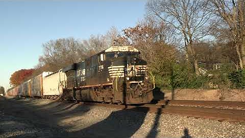 NORFOLK SOUTHERN GE ES40DC GEVO Southbound Auto Rack Train