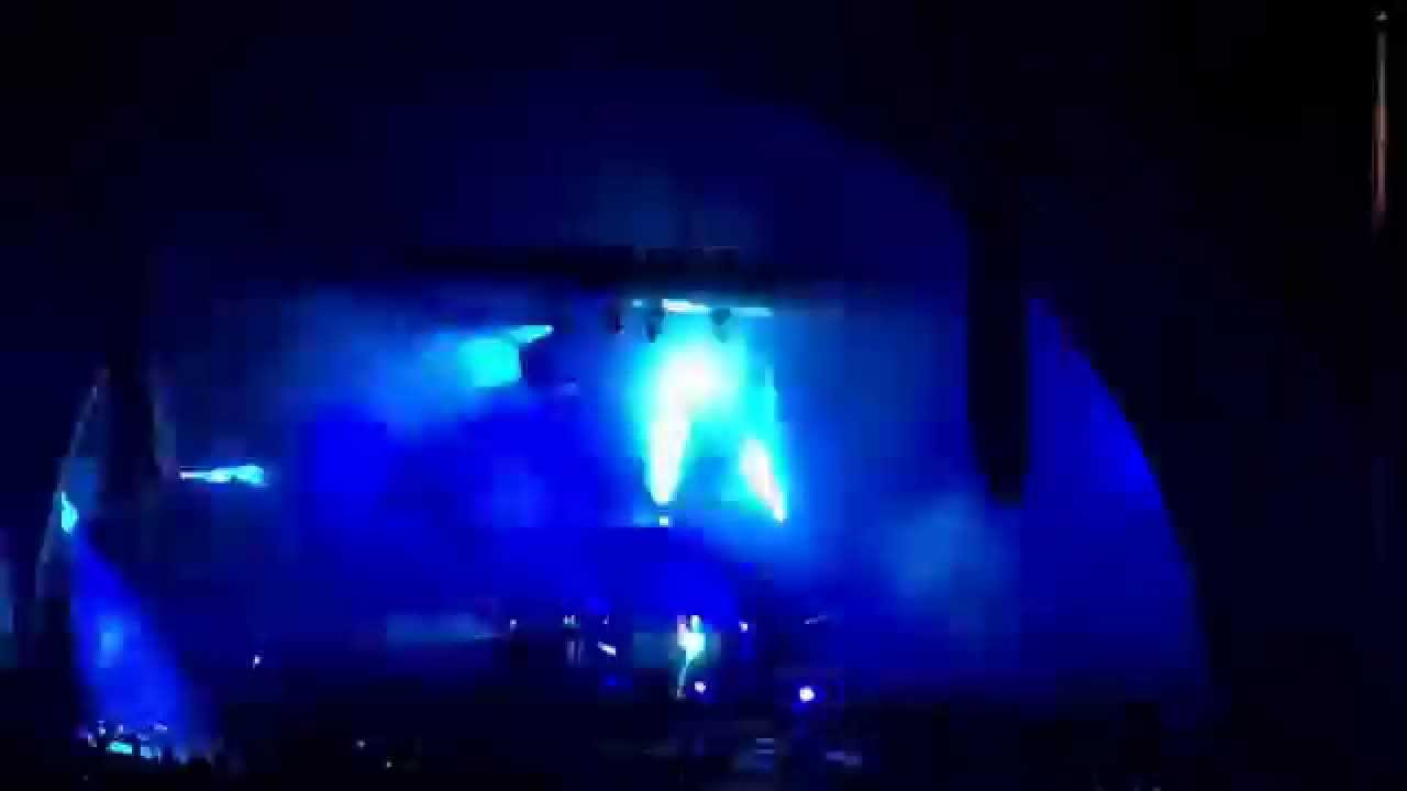 Stage lights go crazy during Underworld's "Cowgirl" during their 06/21/2015 show at Hollywood Bowl - YouTube Jess Barron