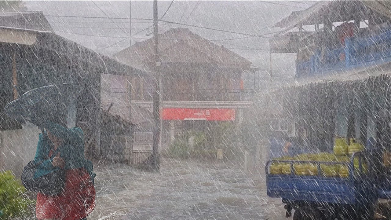 СУПЕР СУМАСШЕДШИЙ ДОЖДЬ! РАЙСКАЯ ДЕРЕВНЯ, РАЗРУШЕННАЯ САМЫМ СИЛЬНЫМ В АЗИИ ЛИВНЕМ И ВЕТЕРОМ! ⛈️