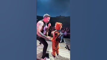 Thumbnail of Great parents make sure their kids know Simple Plan 😉🫶 #scoobydoo #poppunk #concert #shorts