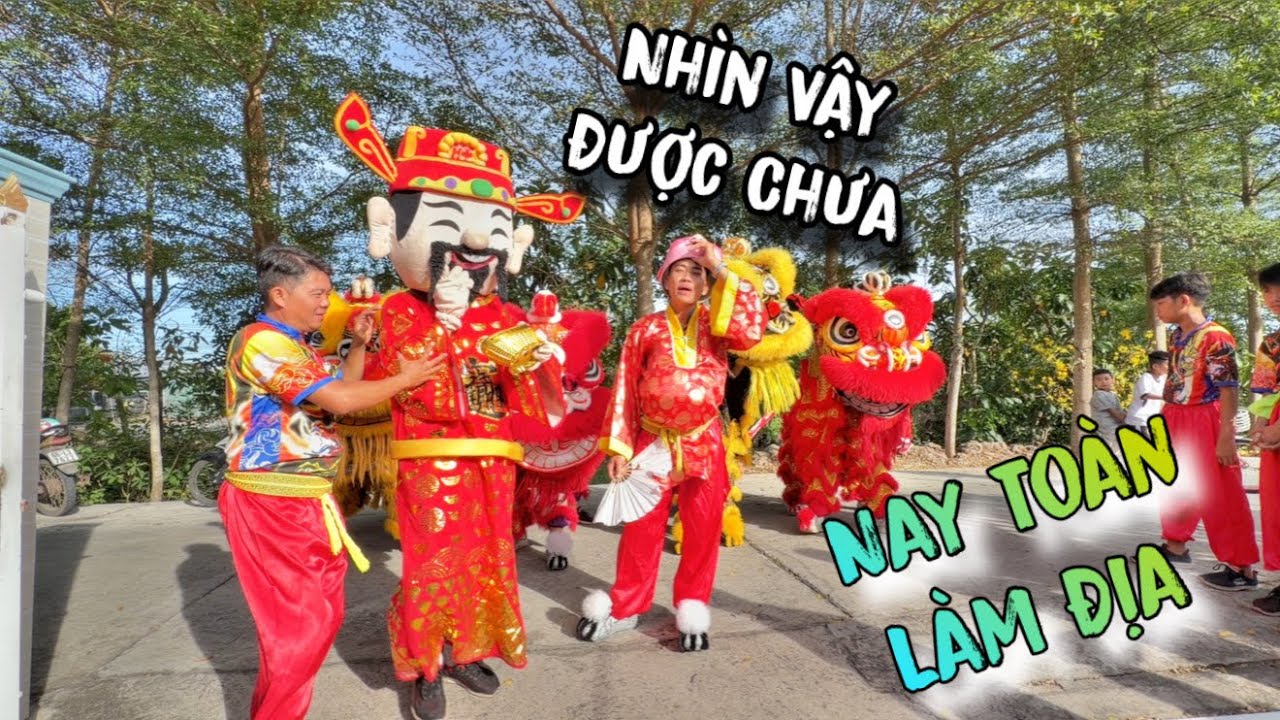 Châu Toàn Vlog - Mùng 2 Tết Của Anh Em Đội Lân