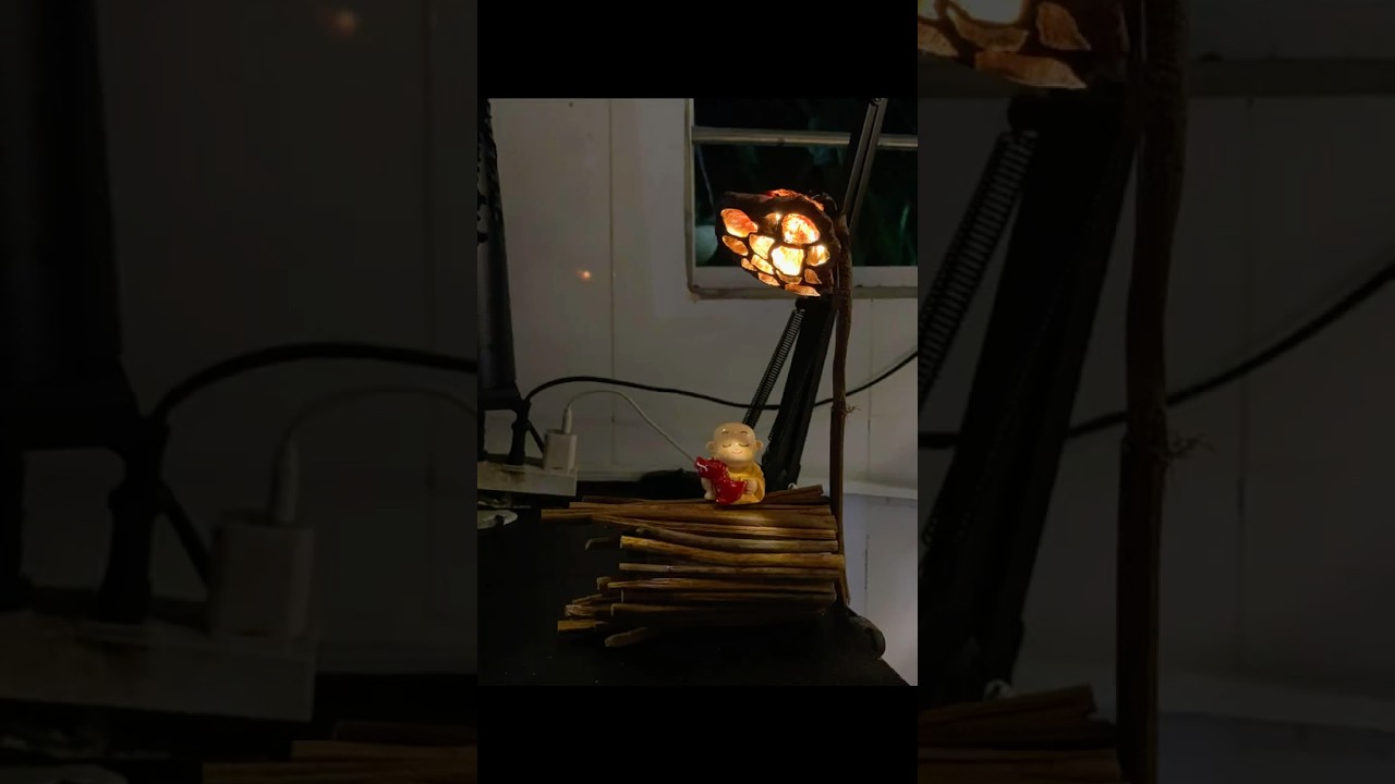 Make your own decorative table lamp from dried lotus flowers