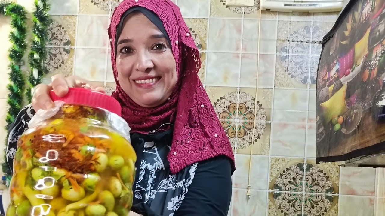 تخليل الزيتون العجيزى 🌿🌿 وكمان الزيتون التفاحى بدون مانشققه ولا نفدغه 😂😂 على طريقة الشيف / مها 💥💥