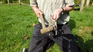 How to set scissor mole traps