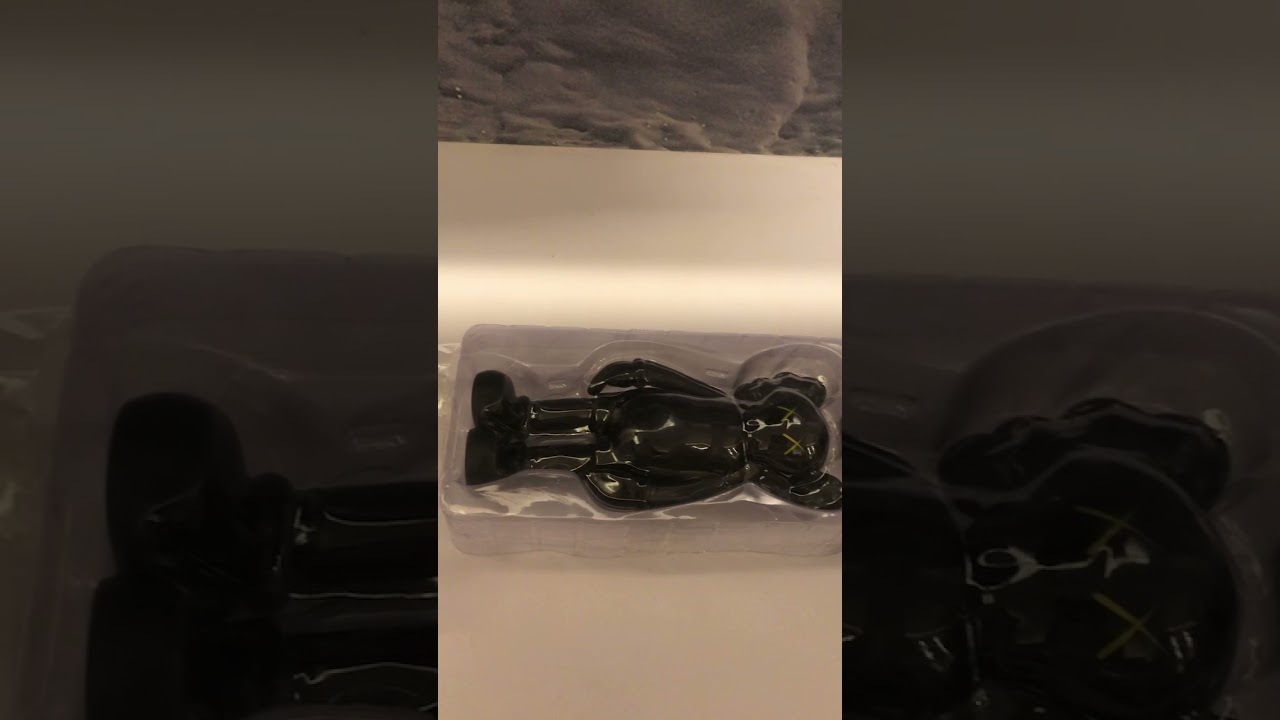 Unboxing: kaws companion (open edition) {medicom}