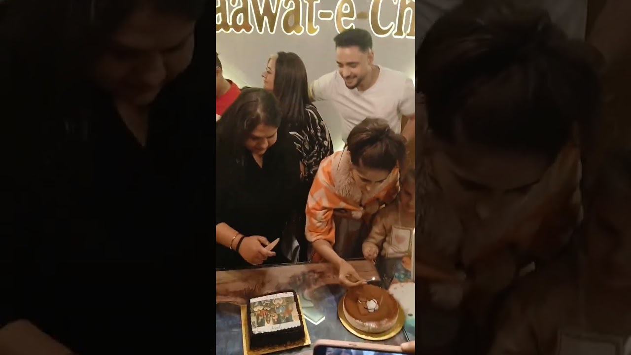 Mannat को एक साल कम्पलेट  सेलिब्रेट 