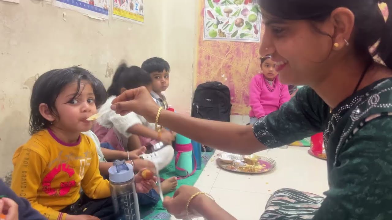 A Happy Lunch Day at School 😊