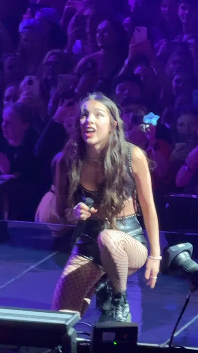 when Olivia Rodrigo BOYFRIEND laughing at her on GUTS Tour #celebrity #shorts