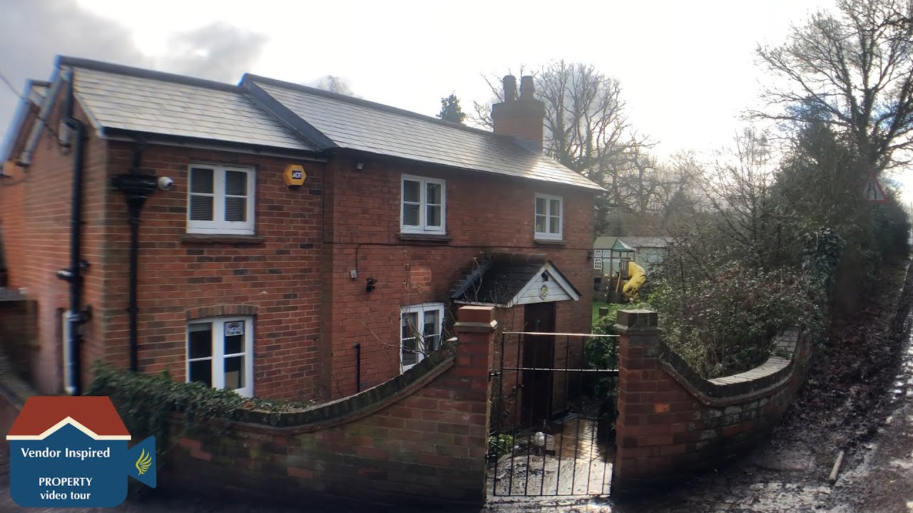 Virtual Viewing for Cottage in Crookham Village, Hampshire