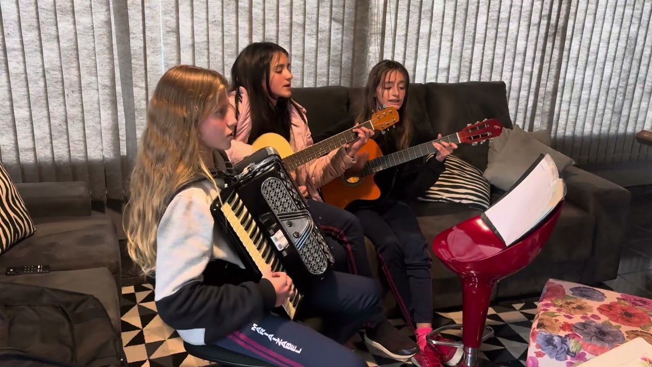 Mais que uma música, um hino tradicionalista. ￼