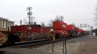 Q042 Northbound Intermodal with quite a few double Stacks in the front