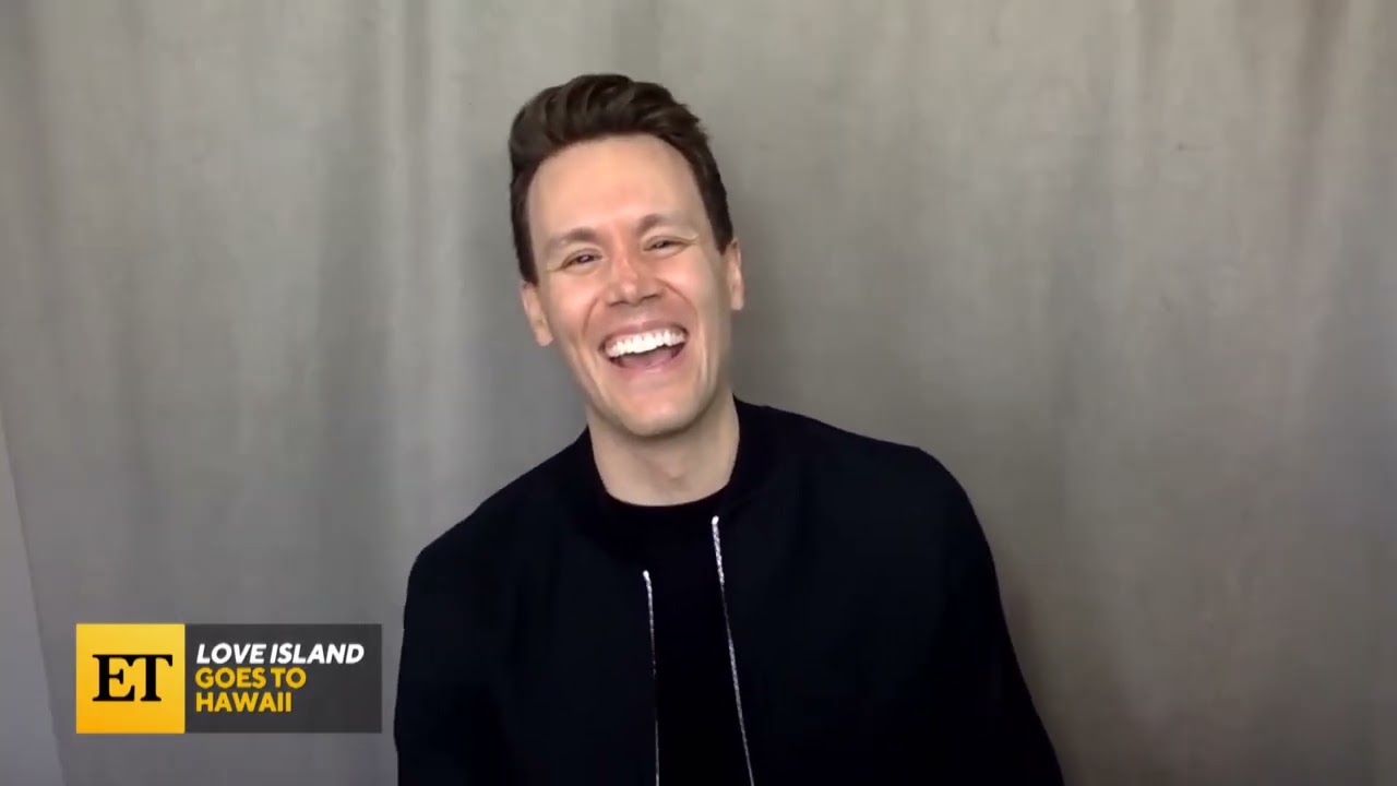 Matthew Hoffman and Arielle Vandenberg Entertainment Tonight Love Island Interview