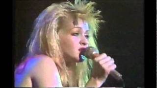 Cyndi Lauper - What's Going On (Live In Tokyo - 1986)