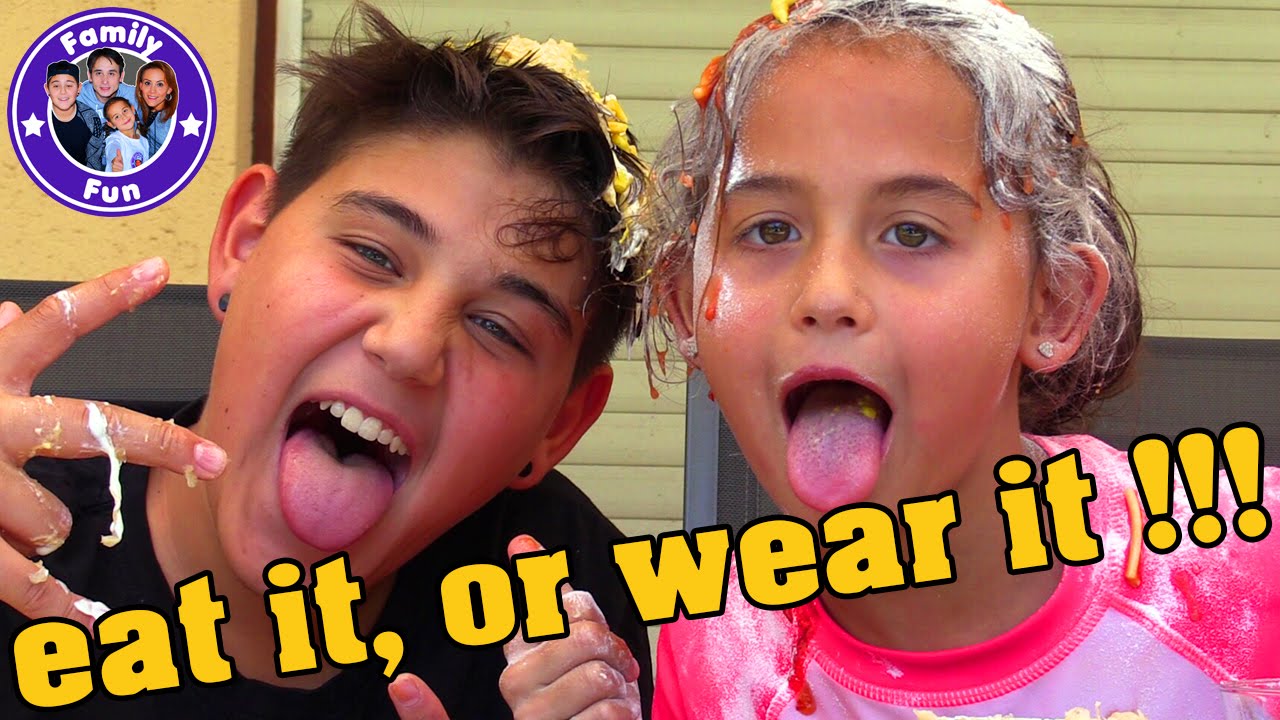 EAT IT OR WEAR IT CHALLENGE | iss es oder trag es ! | Geschwister Battle | FAMILY FUN