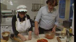 How to make a pizza - Keith Floyd - BBC