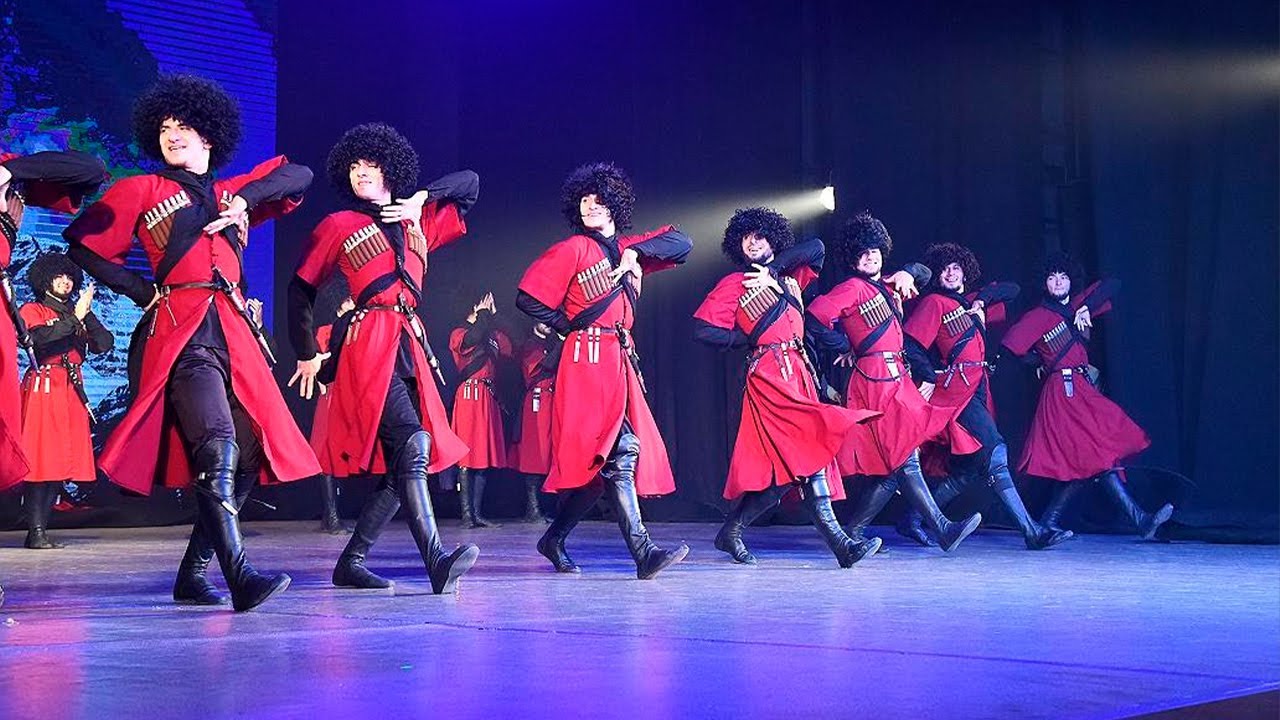 Чеченский ансамбль танца «Вайнах» впервые выступил в Астане