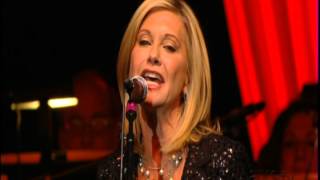 Olivia Newton-John - Take Me Home, Country Roads (Live at A Rocky Mountain High Concert 2011) chords