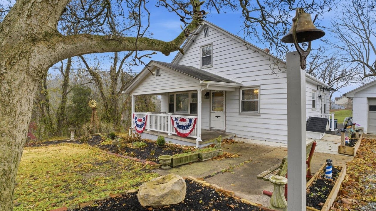 2001 Ridge Rd, Finleyville, PA