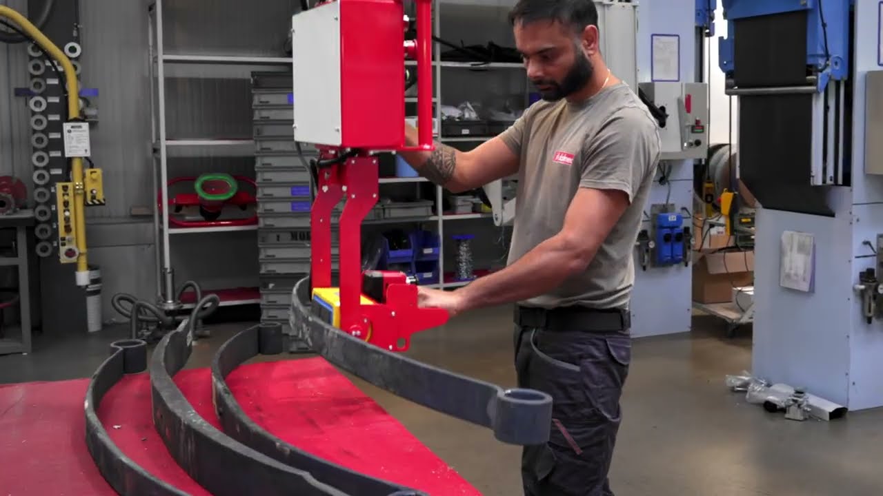 Industrial Manipulator for leaf springs | Partner Standard