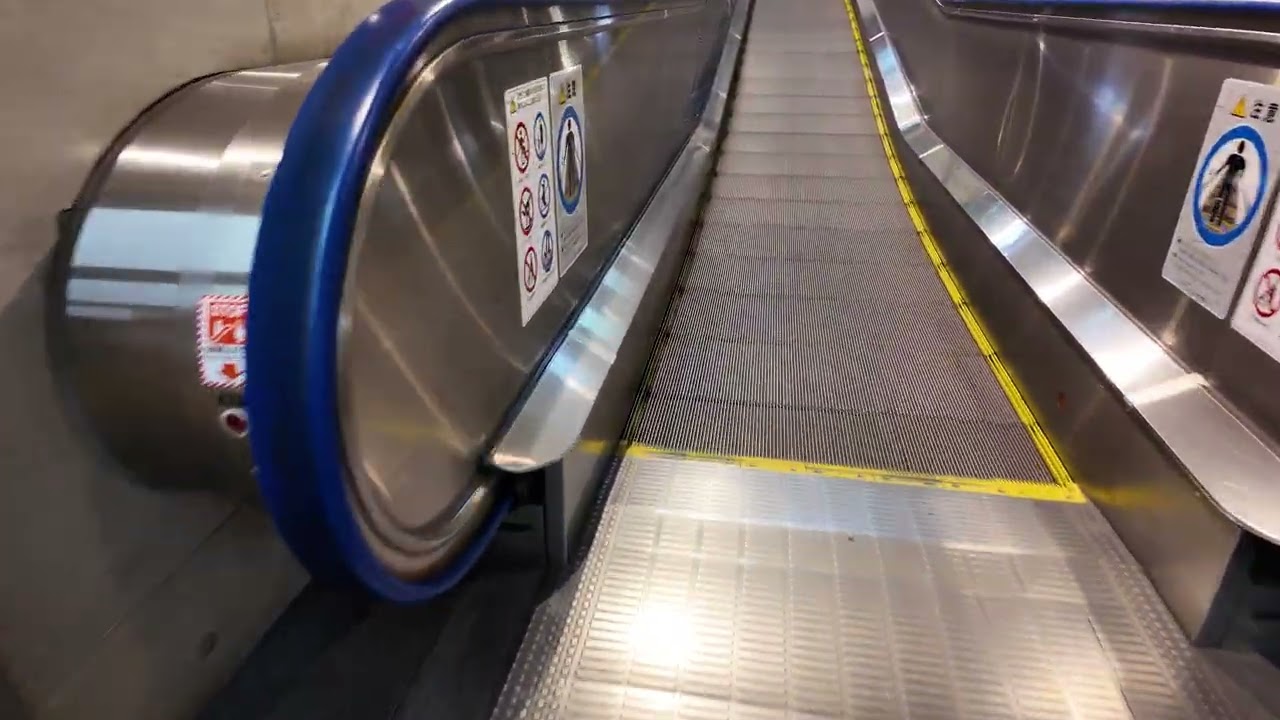 エスカレーター   JR東日本　武蔵小杉駅　動く歩道