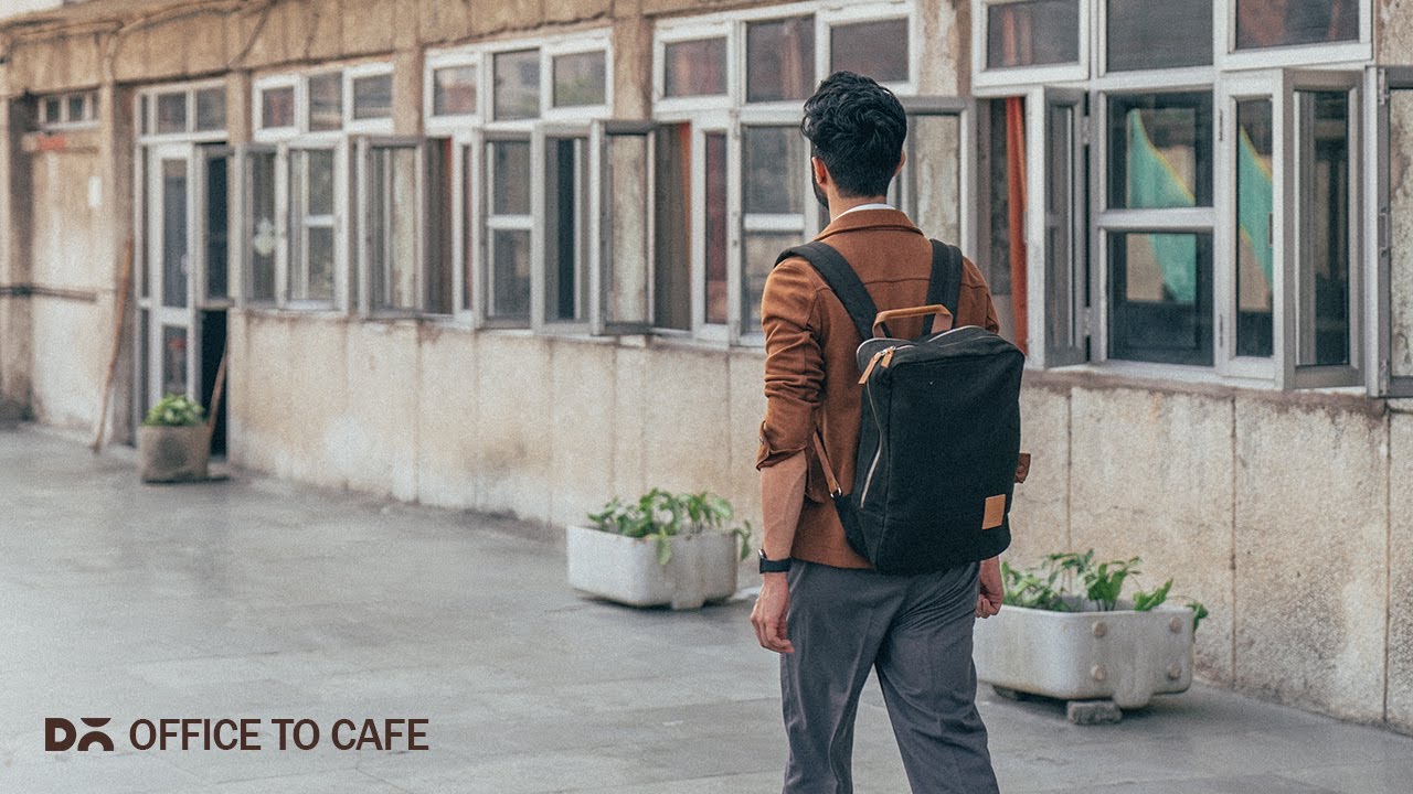 Smooth transition from office to café with 9 to 9 Backpack II 