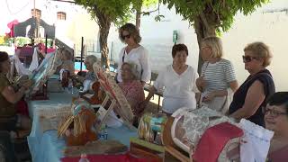 LA PLAZA DE LAS BODEGAS ACOGE UNA EXHIBICIÓN DE ENCAJERAS DE BOLILLOS