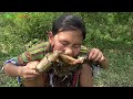 Survival skills catch fish by bow and arrow Yummy cooking fish - eating delicious