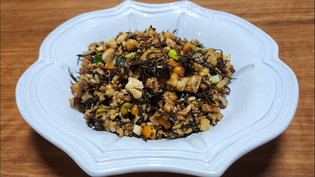 몸에 좋다는 제철 톳과 궁합 좋은 두부와 함께 이렇게 요리했더니 건강 요리로 한 그릇이 후딱입니다.