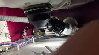 Cleaning the debris filter on a Whirlpool Duet WFW94HEXR0