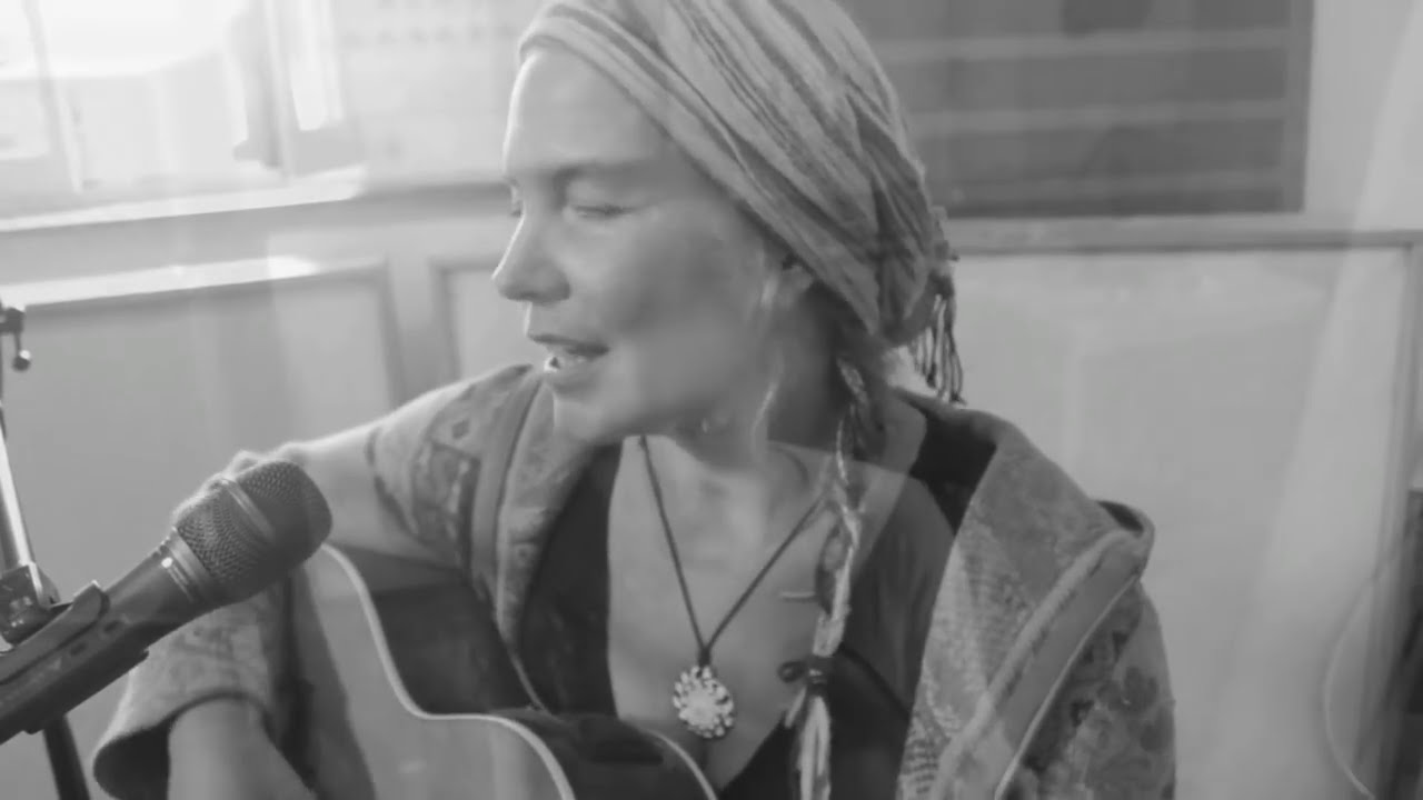 Sylvia Kirchherr with Archer & Tripp - Pajarito (Handpan, Surdo, Guitar & Vocals)