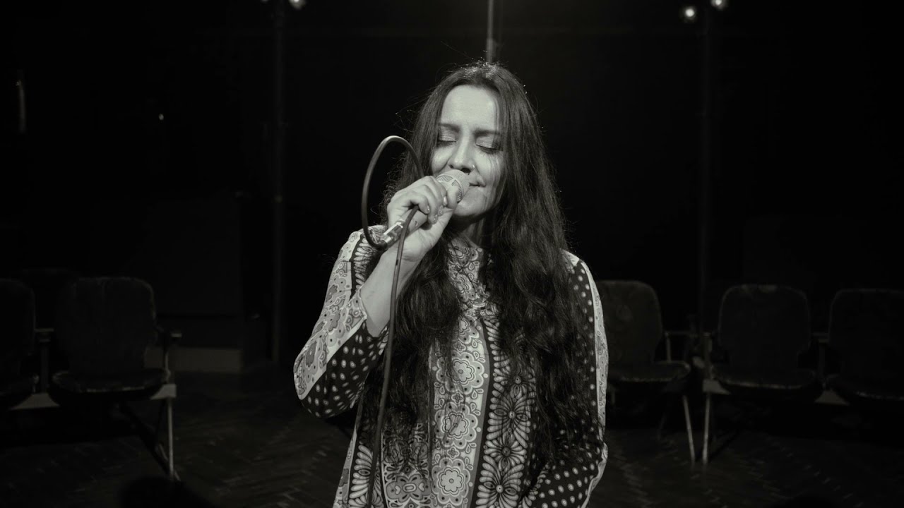 La Bruja Salguero, Mariano Delgado y Martín González - Déjame Estar