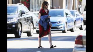 Mandy Moore Shows Off Her Flip Flops And Legs