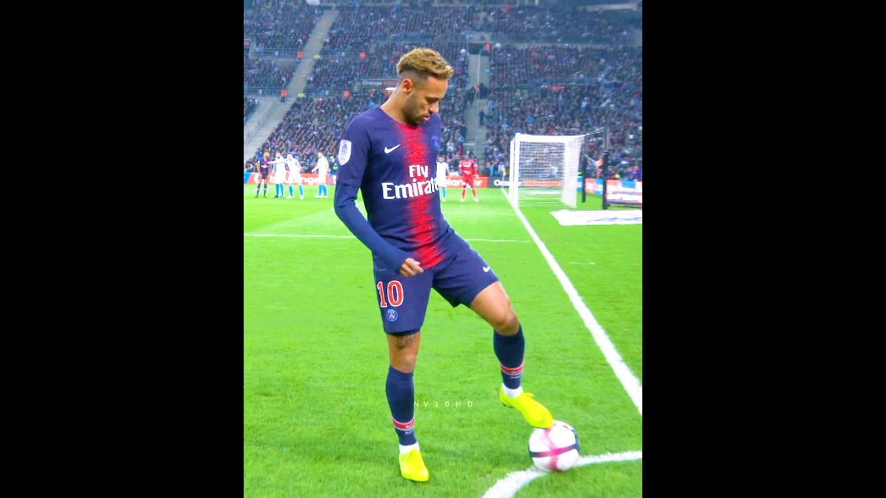 Neymar at Corner Kicks 🤯