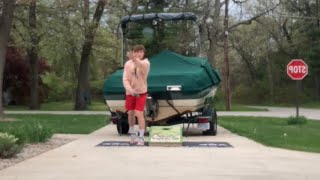 How to throw a ROLL SHOT in cornhole