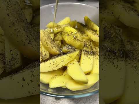 Сочные стейки в аэрогриле Demiand #252979725 с картошкой и соусом👍#стейкиваэрогриле #мамаготовит