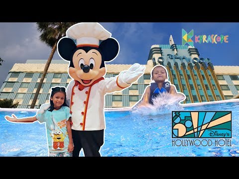 The Hong Kong Hollywood Disneyland Hotel hong kong disneyland vlog with  mickeymouse