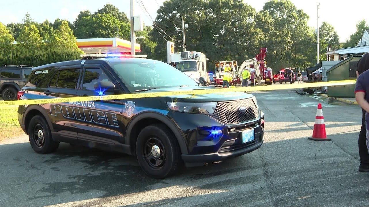 Video Now: Car crashes into Warwick restaurant - YouTube