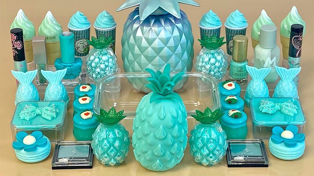 MINT SLIME. Mixing makeup and glitter into Clear Slime. Satisfying Slime Videos 1080p.