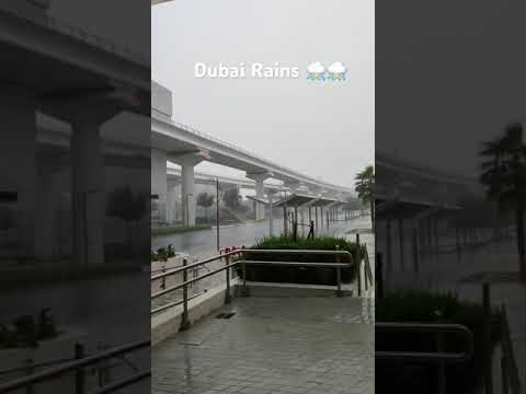 #dubai #dubairain #burjkhalifa #dubaimall #rain