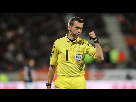 comment devenir arbitre professionnel de football championnat