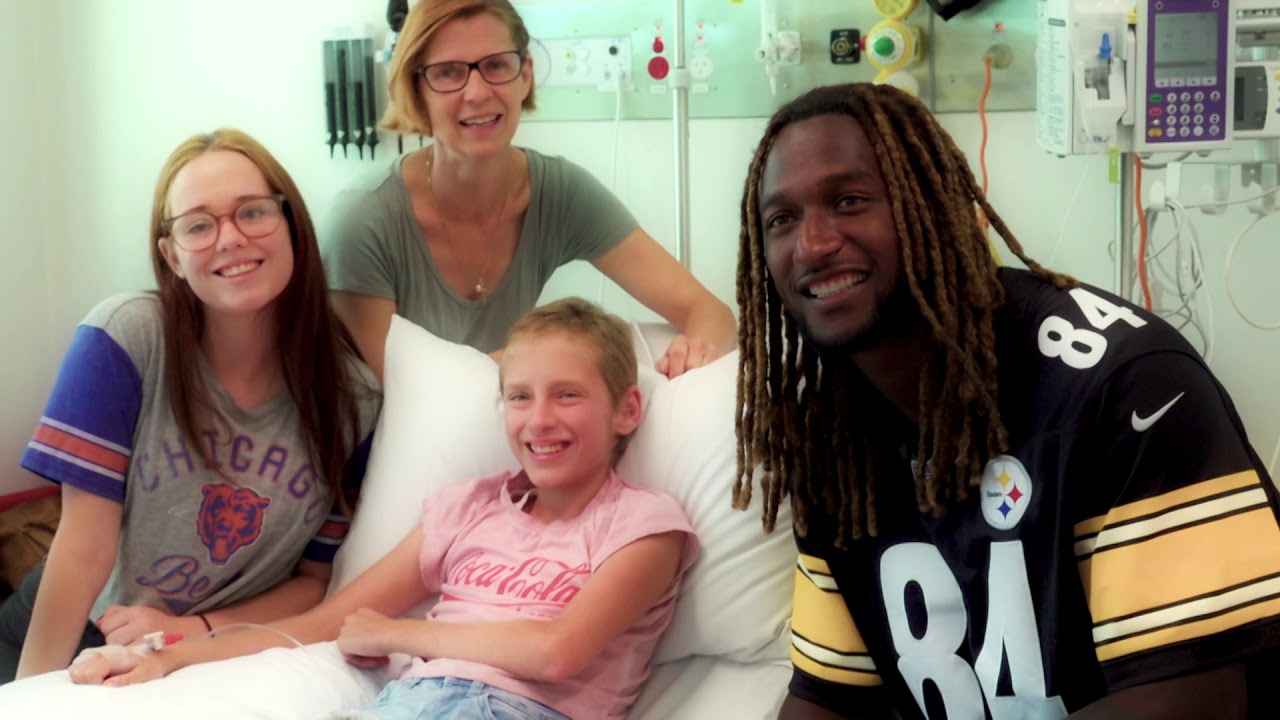 football score Nic Nat visits Jorja at Perth Children’s Hospital