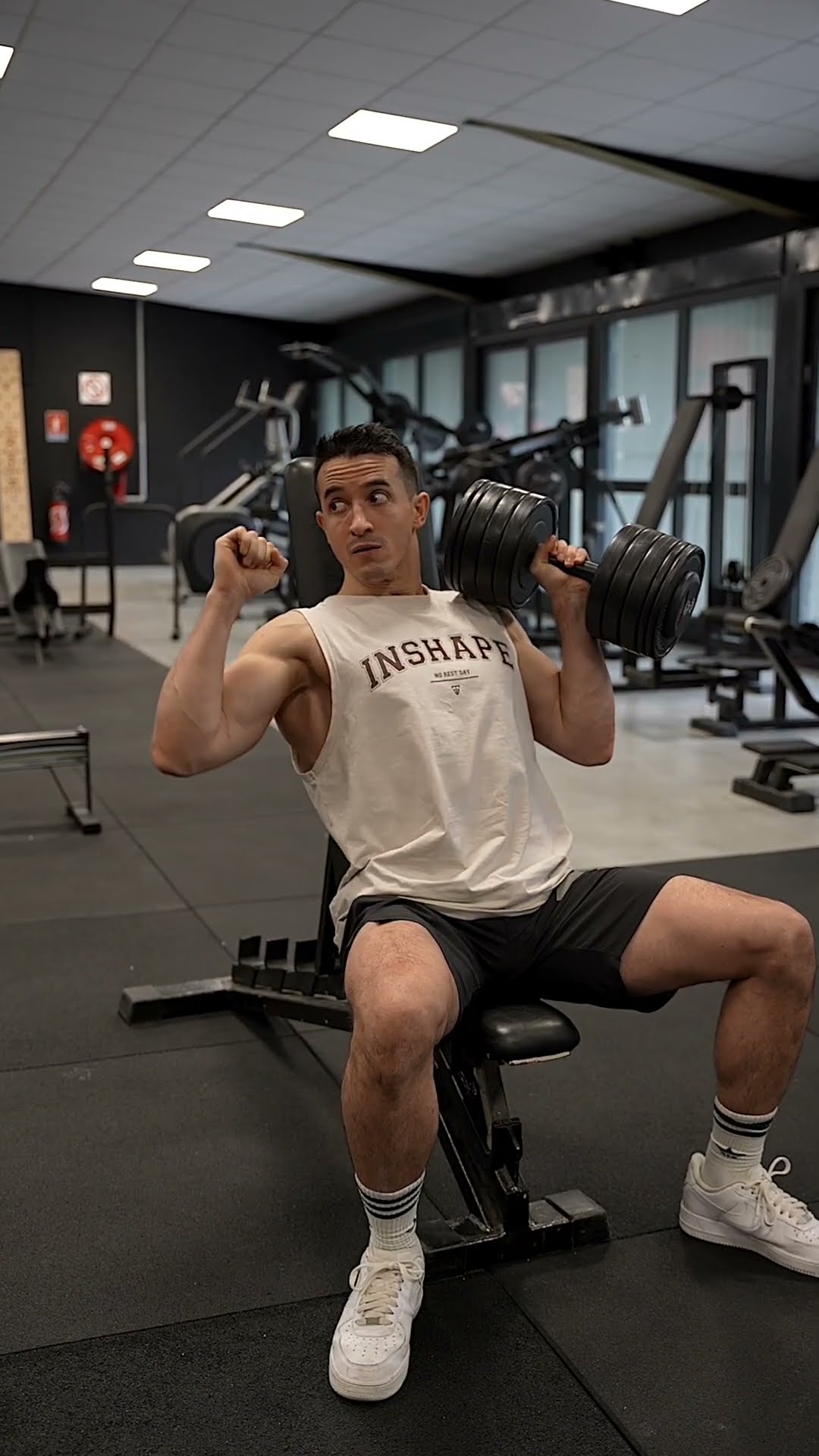 He stole my dumbbell !! ??