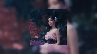 BABYMONSTER- Stuck in the Middle (speed up)