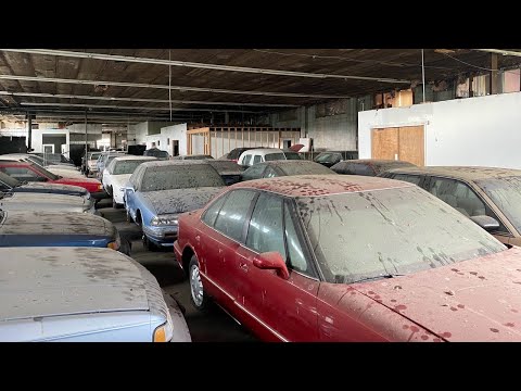 I found an abandoned building full of old cars...